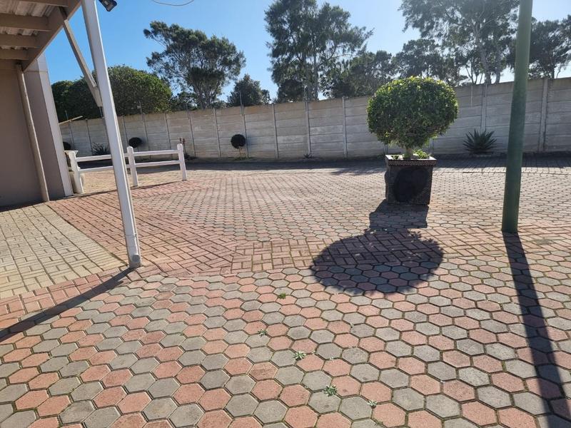 2 Bedroom Property for Sale in Hartenbos Central Western Cape